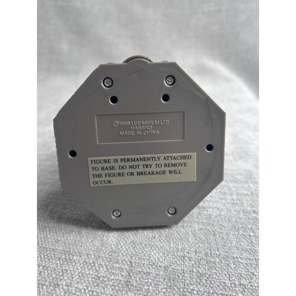 Darth Vader Action Figure on Stand - Picture 5 of 7